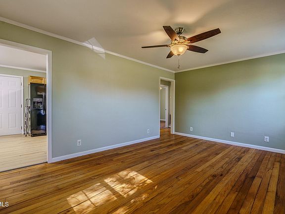 4th image of 3703 Fairmont Blvd
