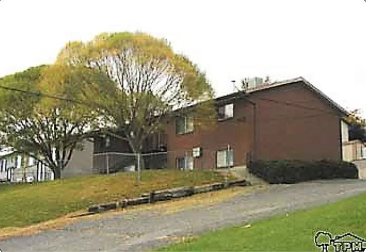 2 bed, 850 sqft, $1,200 — Photo 1