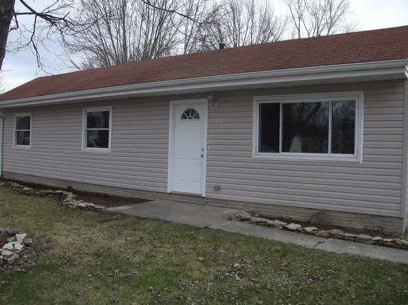 2325 Harbor Hill Dr, Fremont, OH 43420