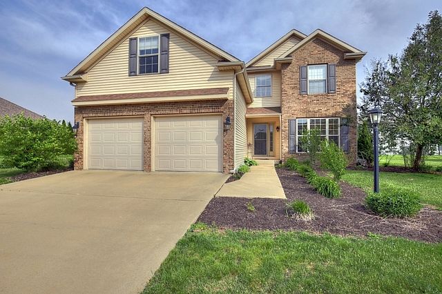 1st image of 305 Castle Rock Dr