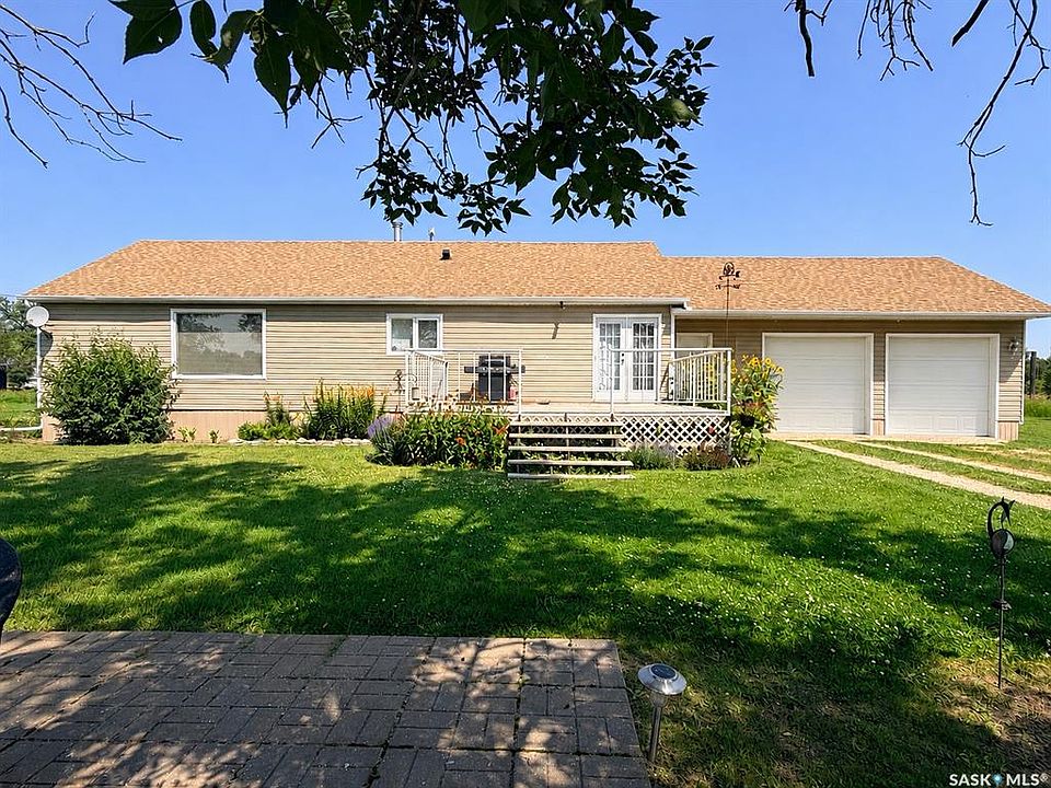 1st image of 252 Railway AVENUE