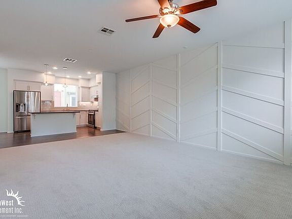 3rd image of 219 Antoni Gln Unit 1208