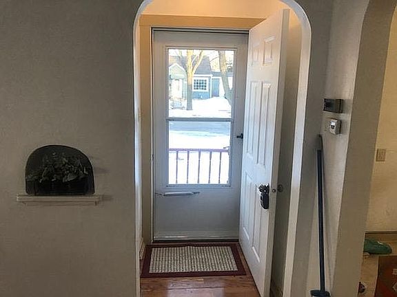 ENTER FRONT DOOR
