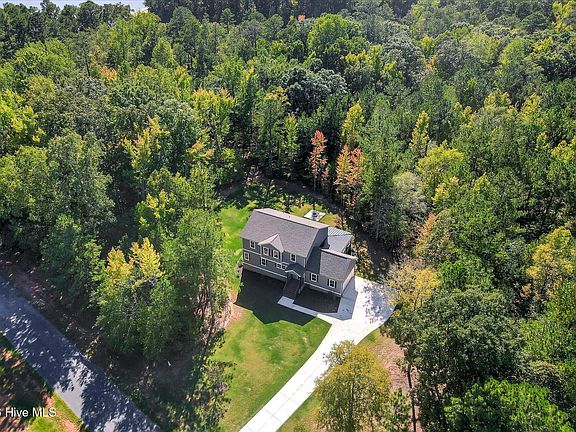3rd image of 1021 S Pointe Court