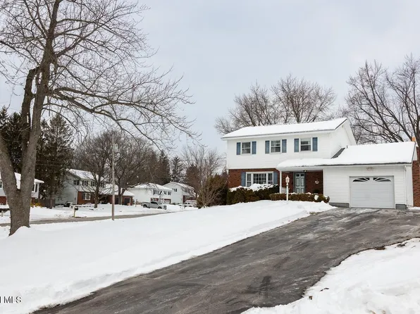 7 Wren Lane, Latham, NY 12110