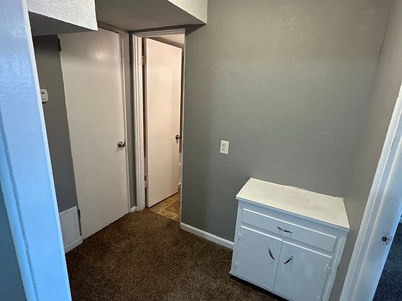 3rd image of 1007 Forest Ct APT 2