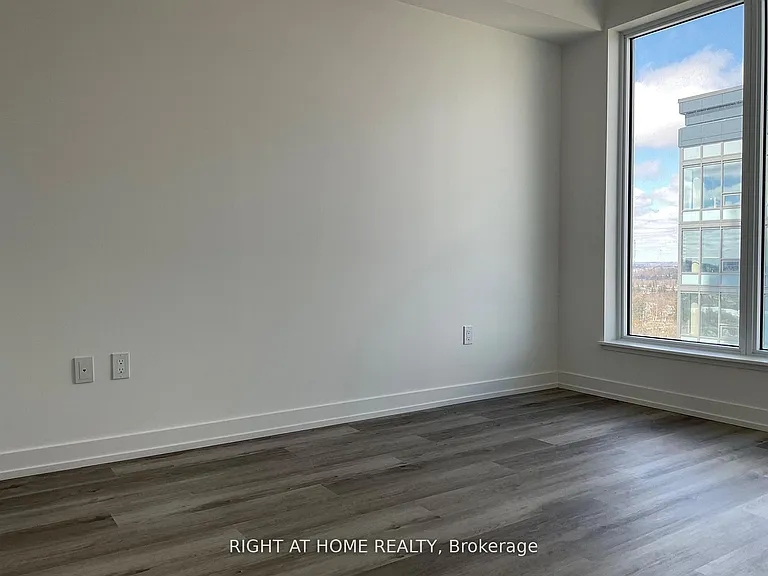 15 Wellington St S #1814 — Photo 10
