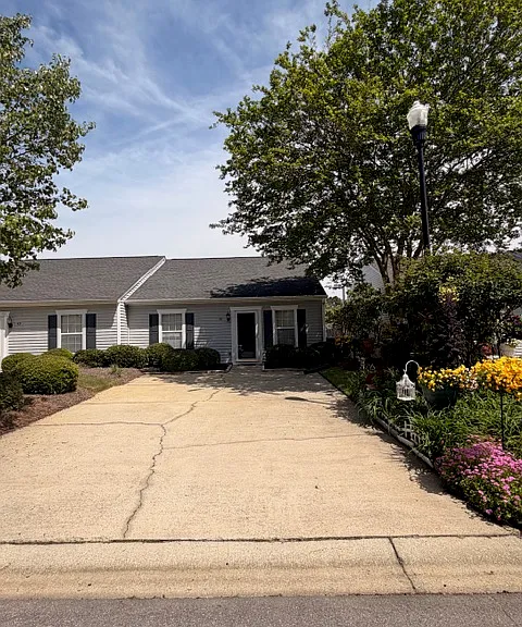 51 Heritage Village Ln — Photo 2