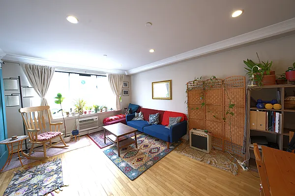 Living room, photo 3