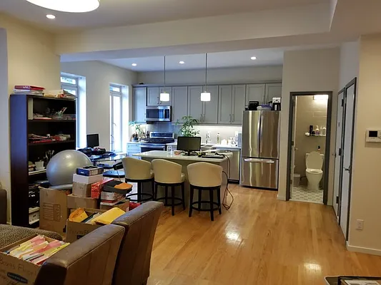 Rented by Signature Partners, LLC | media 9