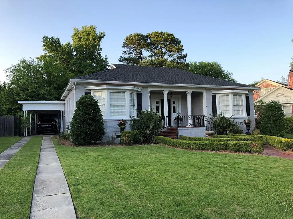 1701 Crest Dr photo 1