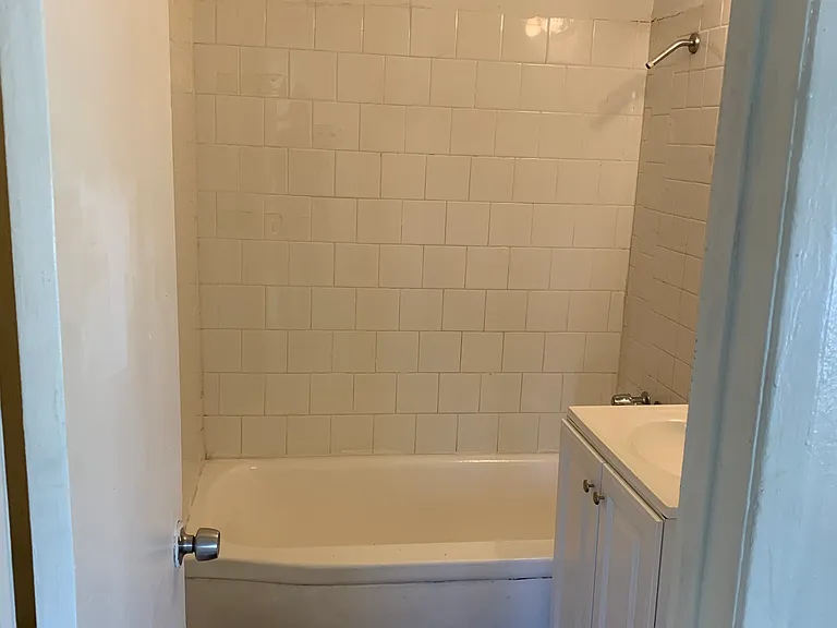 345 Daisy Ave #15 — Photo 5