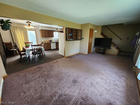2nd image of 34152 Oak Knoll Ave