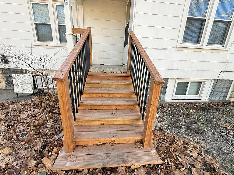231 W 4th St #2 — Photo 27