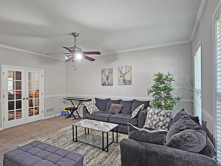935 Blackmar Way — Photo 7