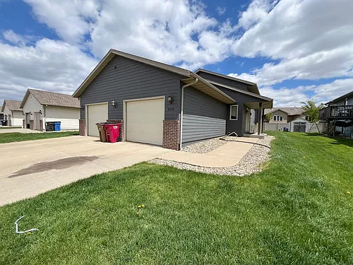 8204 S Hughes Ave #2 Photo 1