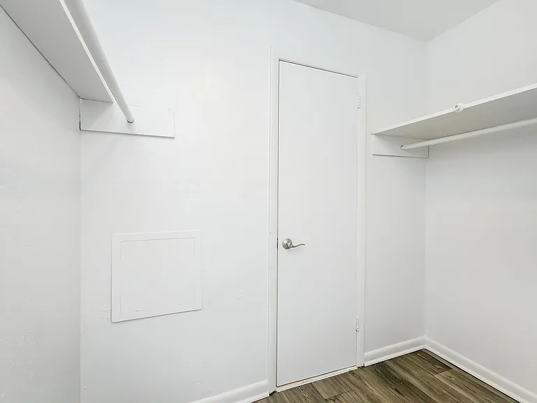 Chase Cove Apartments — Photo 75