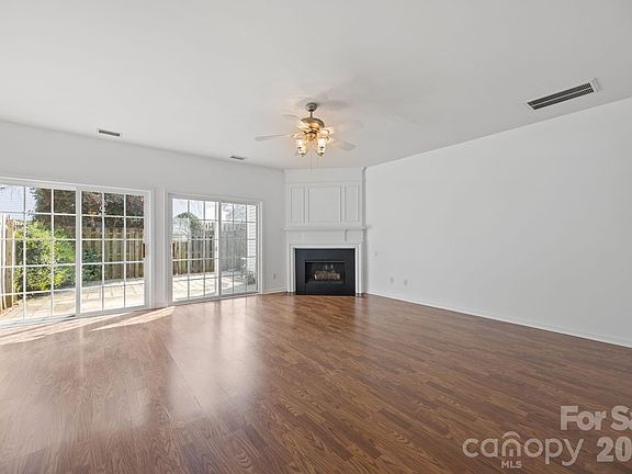 5th image of 3228 Mannington Dr