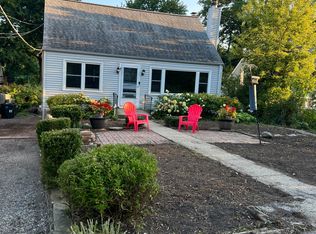 317 Roslyn Rd, Barrington, IL 60010