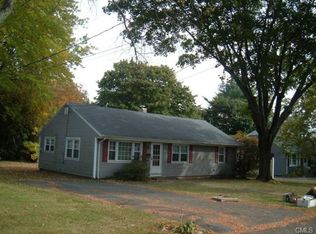 60 Daniel Dr, Bridgeport, CT 06606