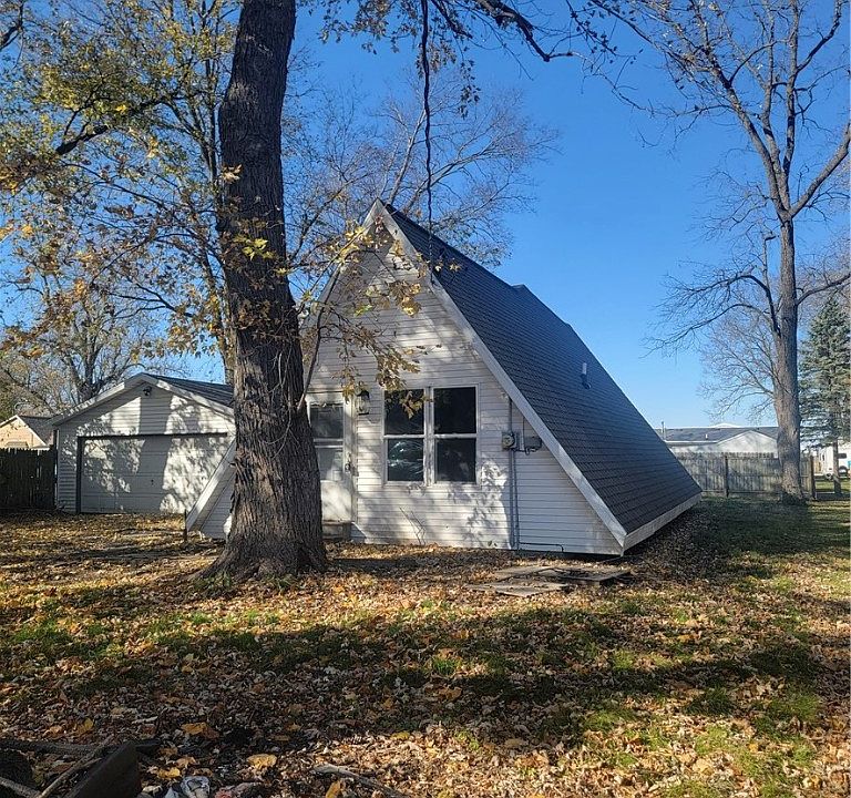 108 E North Front St, Sadorus, IL 61872 Zillow