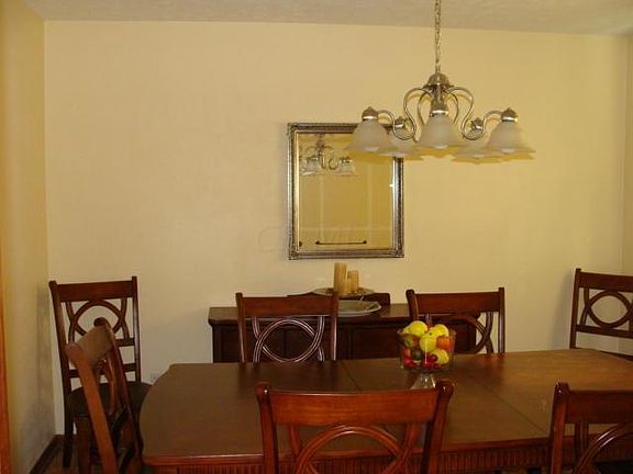 5th image of 938 Lornaberry Ln
