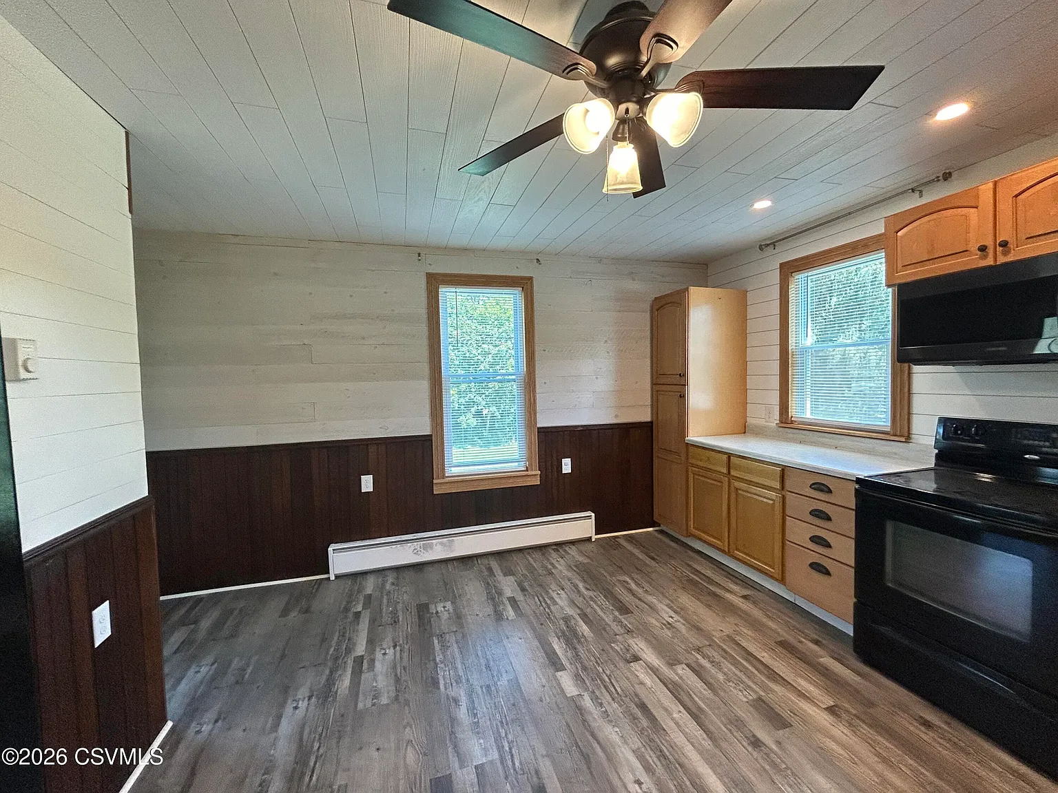 3 bed, 1160 sqft, $1,575 — Photo 3
