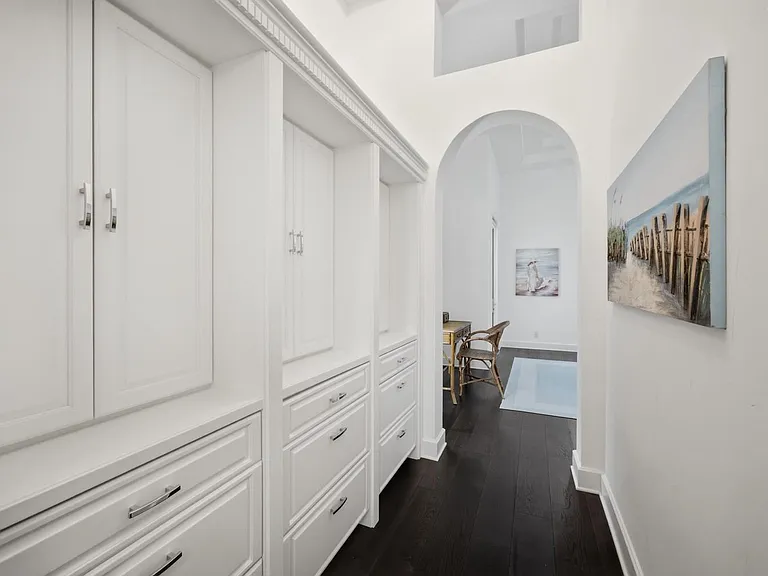 2540 Half Moon Walk — Photo 21