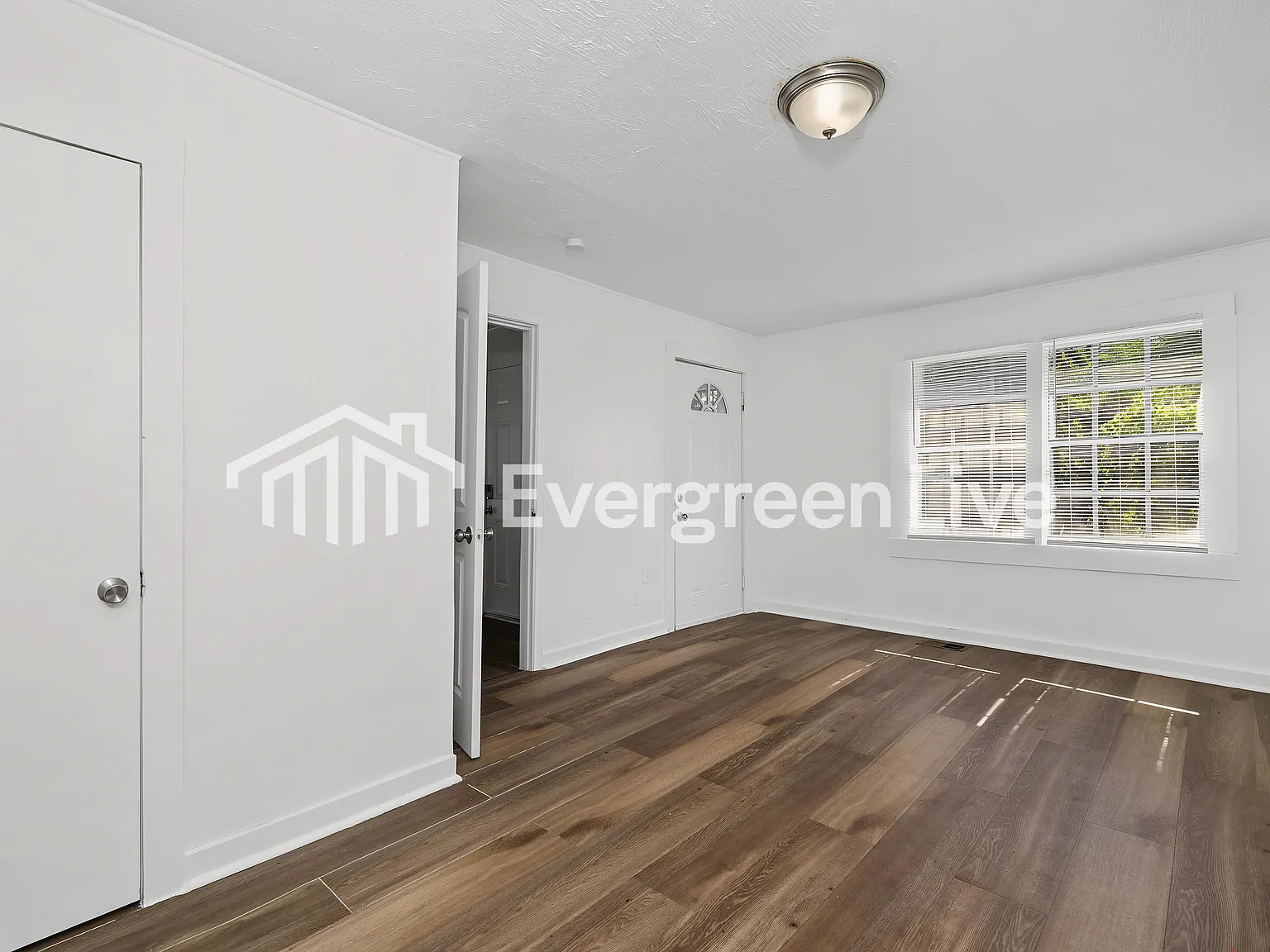3 bed, 1.5 bath, 1391 sqft, $1,445 — Photo 4