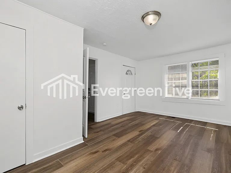 425 Lenard Ave — Photo 4