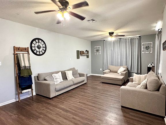 2nd image of 588 Pacific St