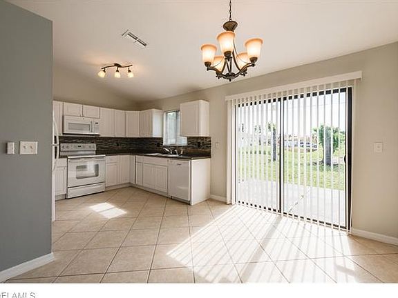 5th image of 4107 SW 15th Pl