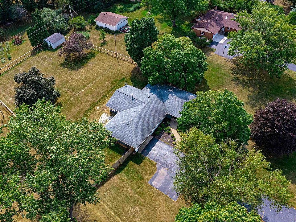 6951 McCurry Rd, Roscoe, IL 61073 Zillow