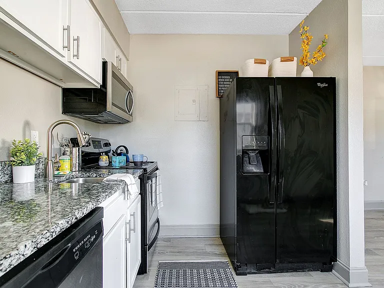 3435 S Orange Ave — Photo 15