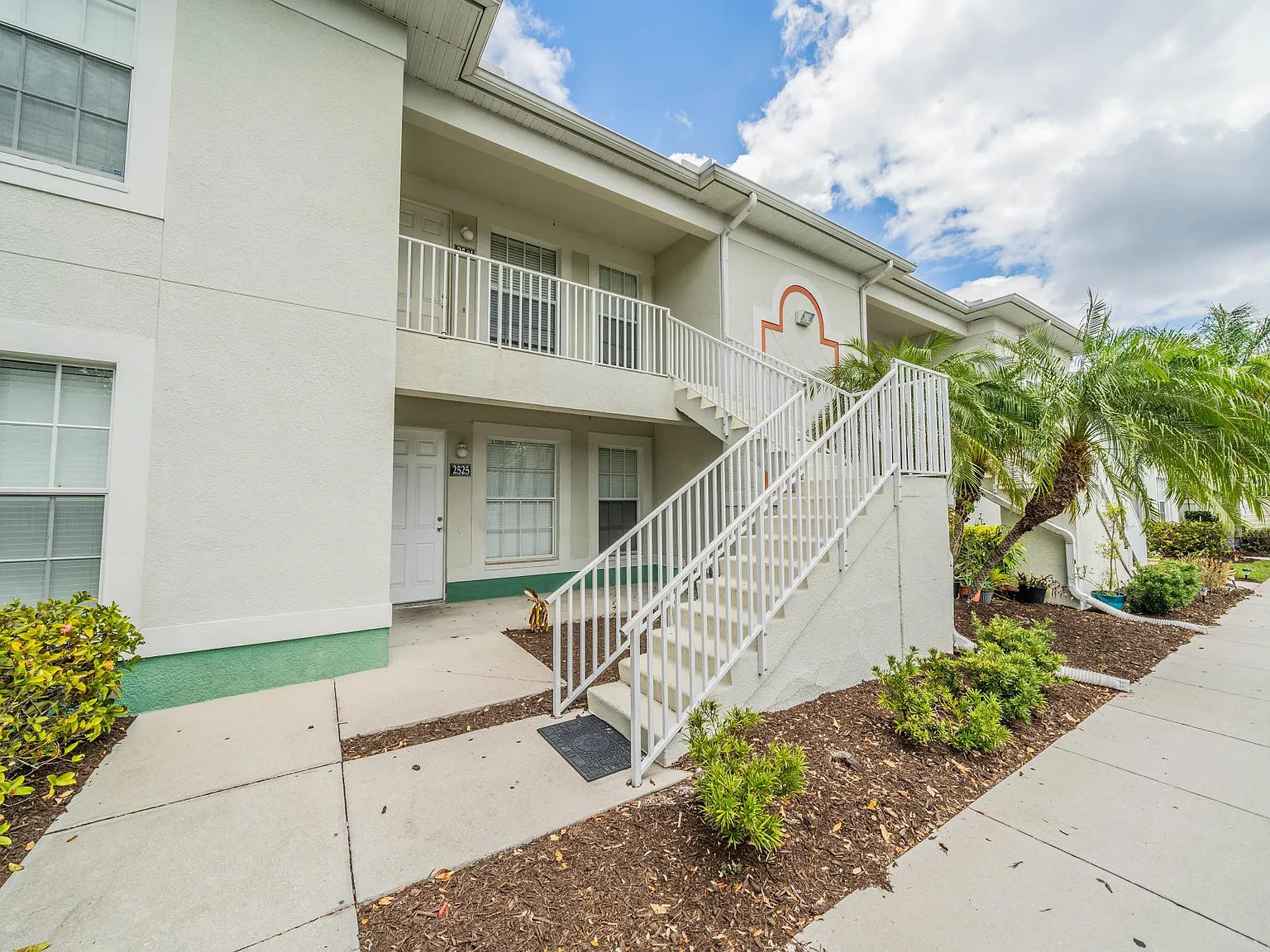 3 bed, 1260 sqft, $1,540 — Photo 2