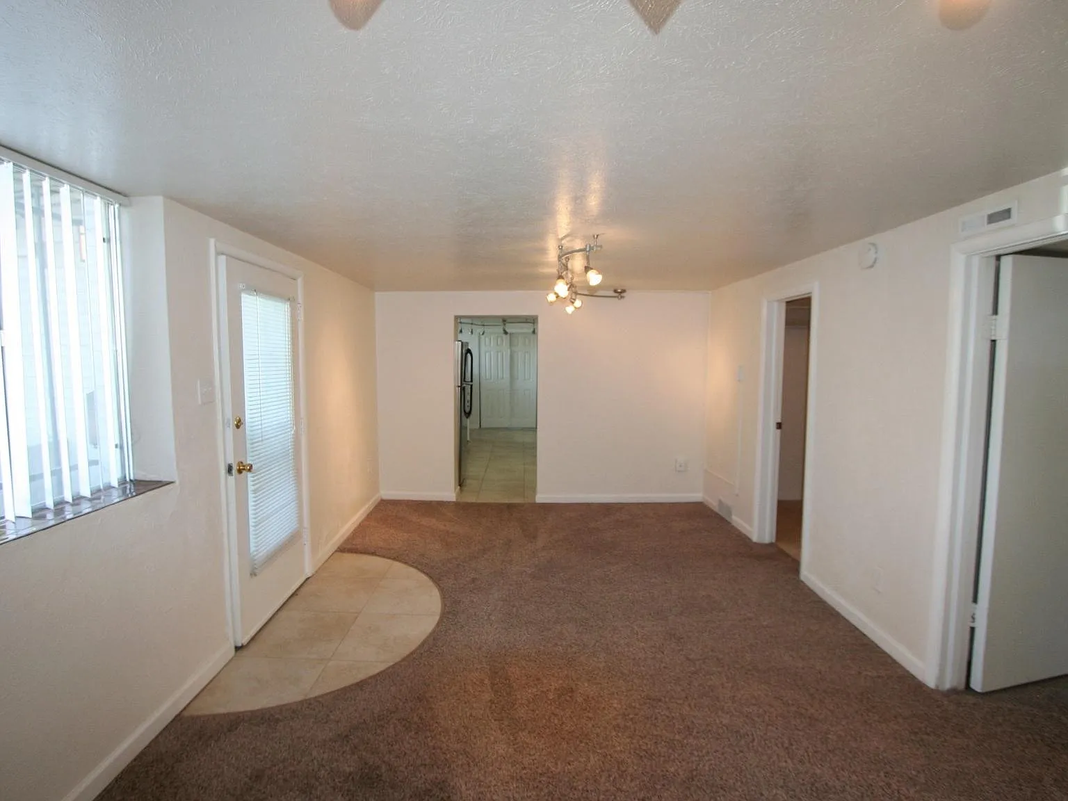 2 bed, 900 sqft, $1,895 — Photo 3