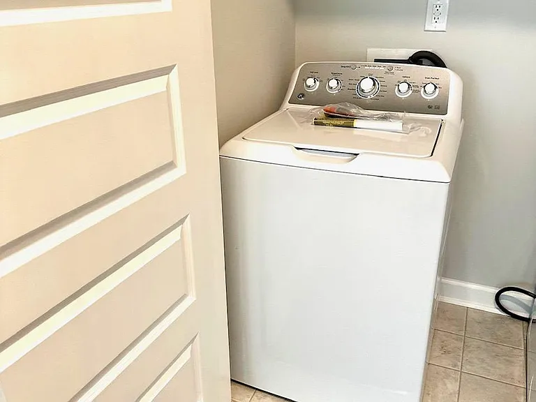 1414 Irving Hill Dr — Photo 18