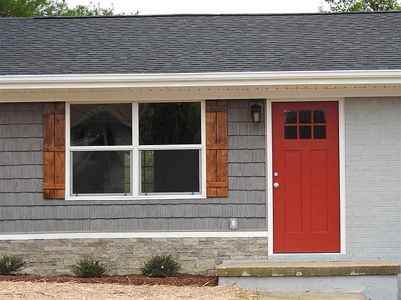 2nd image of 1840 Rolling Brook Dr NE