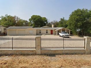 218 2nd St, Ingram, TX 78025
