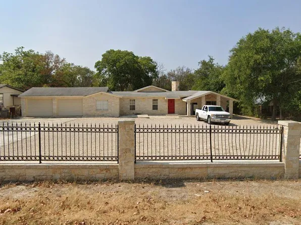 218 2nd St, Ingram, TX 78025
