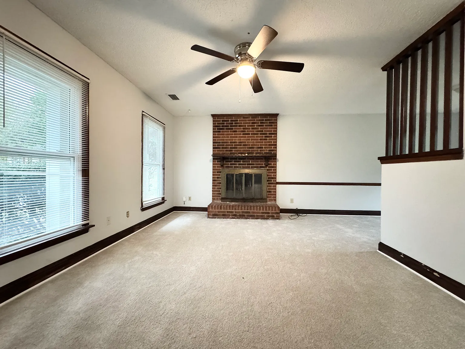 3 bed, 1.5 bath, 1200 sqft, $1,800 — Photo 2