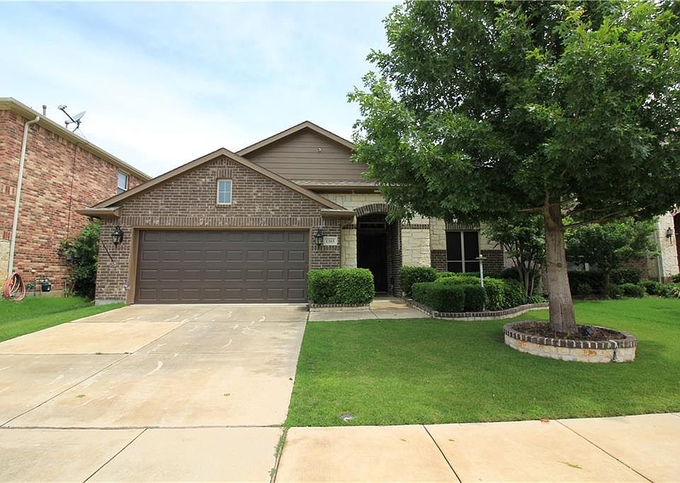 1st image of 1305 Meadowlark Dr