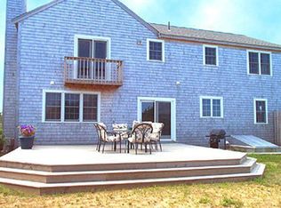 12 Knowles Heights Rd, Truro, MA 02666