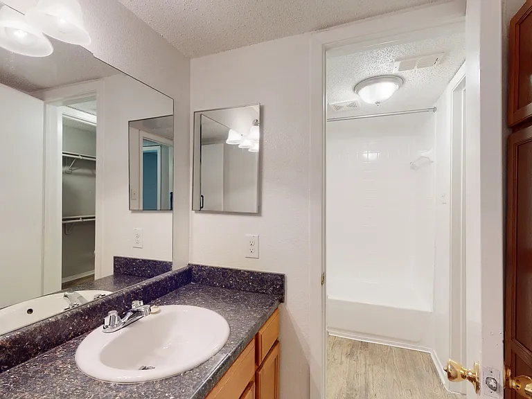 Addison Apartments at the Park — Photo 205
