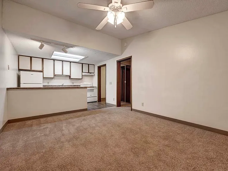 Northrup Court — Photo 22