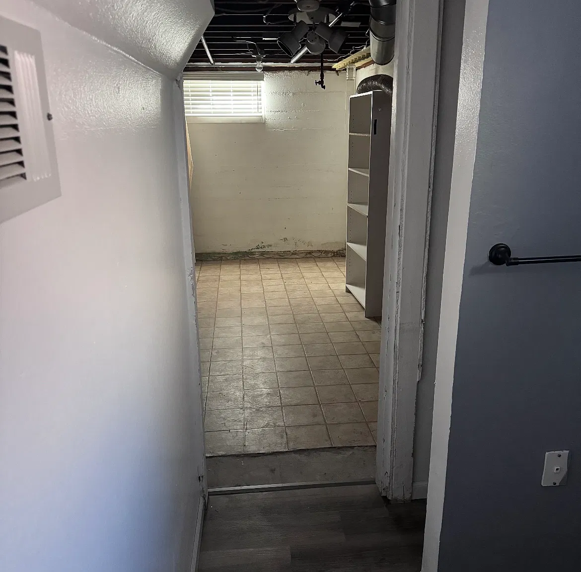 3 bed, 1900 sqft, $2,220 — Photo 2