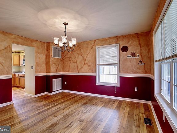 5th image of 163 Echo Valley Ln