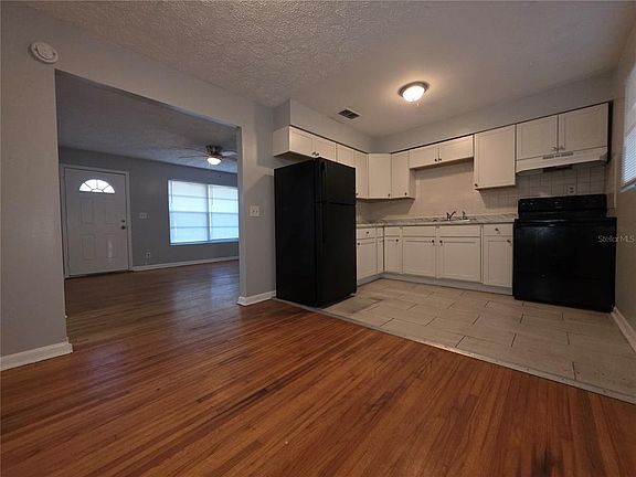 4th image of 5035 Jammes Rd