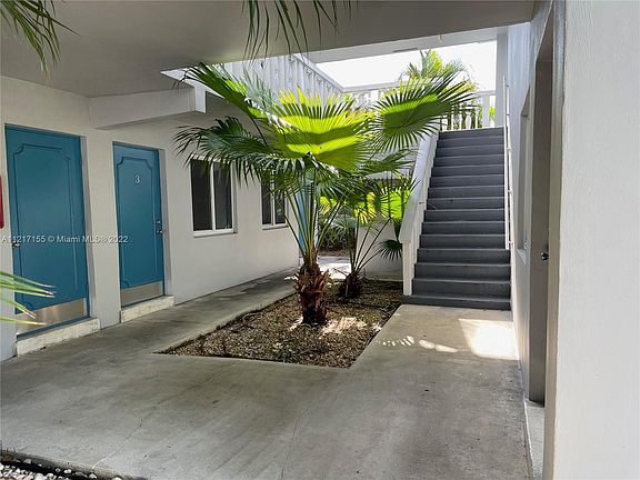 3rd image of 2616 NE 14th Ave #4