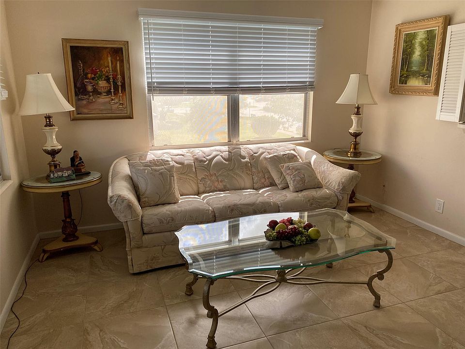 1st image of 92 Westbury D #82